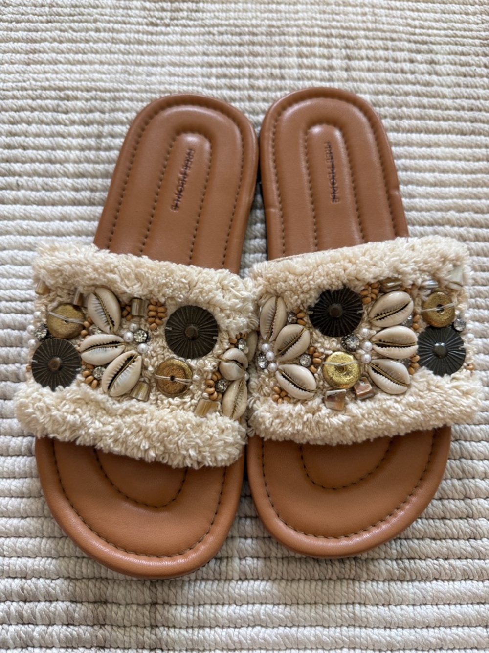 New never worn! Free People Tan Embellished Shearling Slide Sandals - Picture 1 of 4